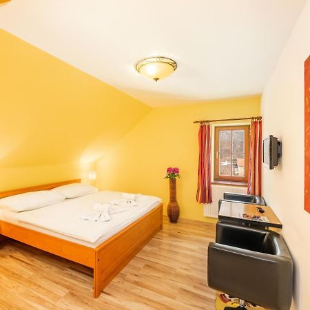 Hotel U Martina - Kocabka โรเช็มเบิร์ก นาด วัลตาวูว์ ภายนอก รูปภาพ