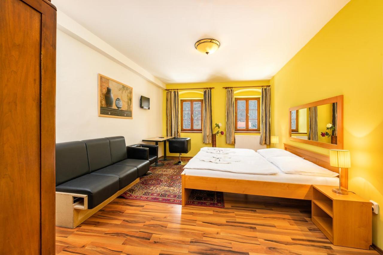 Hotel U Martina - Kocabka โรเช็มเบิร์ก นาด วัลตาวูว์ ภายนอก รูปภาพ